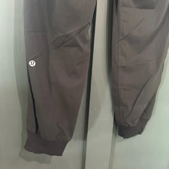Lululemon Dance Studio Joggers - 8 - Picture 8 of 8